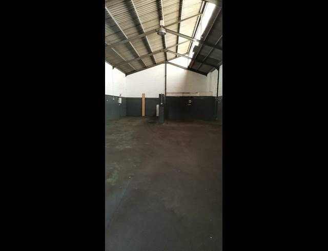 141M² WAREHOUSE TO LET IN PAROW CENTRAL